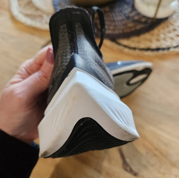 Nike Zoom Gravity shoes- 9 - Picture 14 of 14